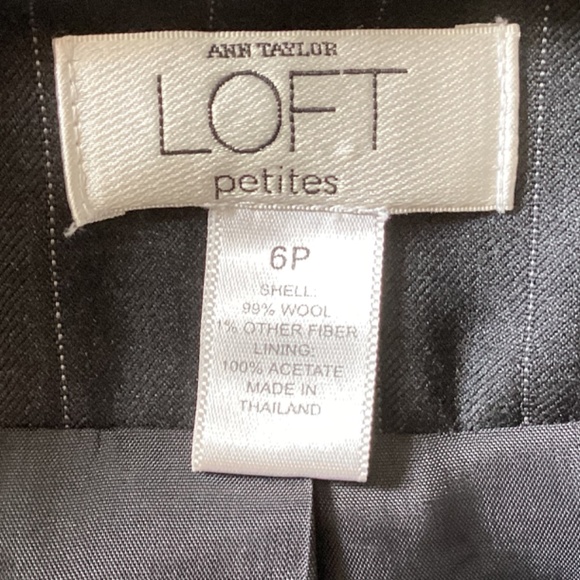 Ann Taylor LOFT 2pc Petite Wool Charcoal Grey Pinstripe Pantsuit - 6P - Picture 8 of 8